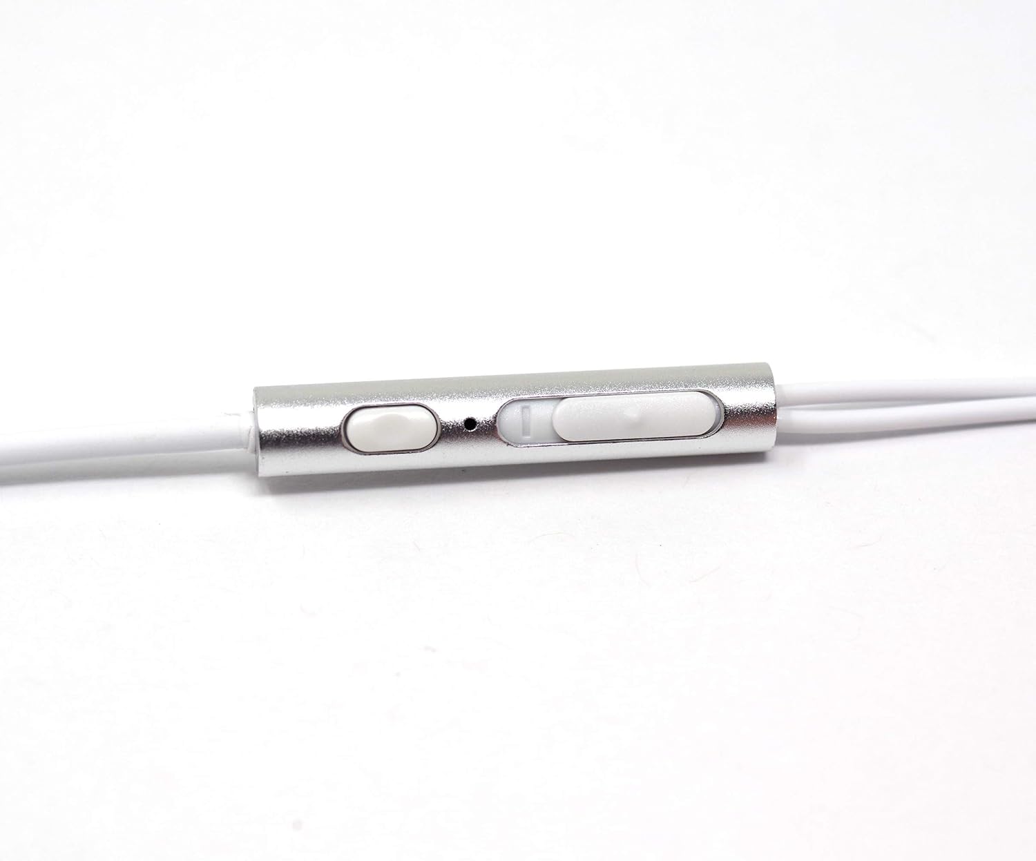 EG11WS Stereo Earbuds – 3.5mm Wired Headphones with Mic, Volume Control, Noise Isolating, White/Silver